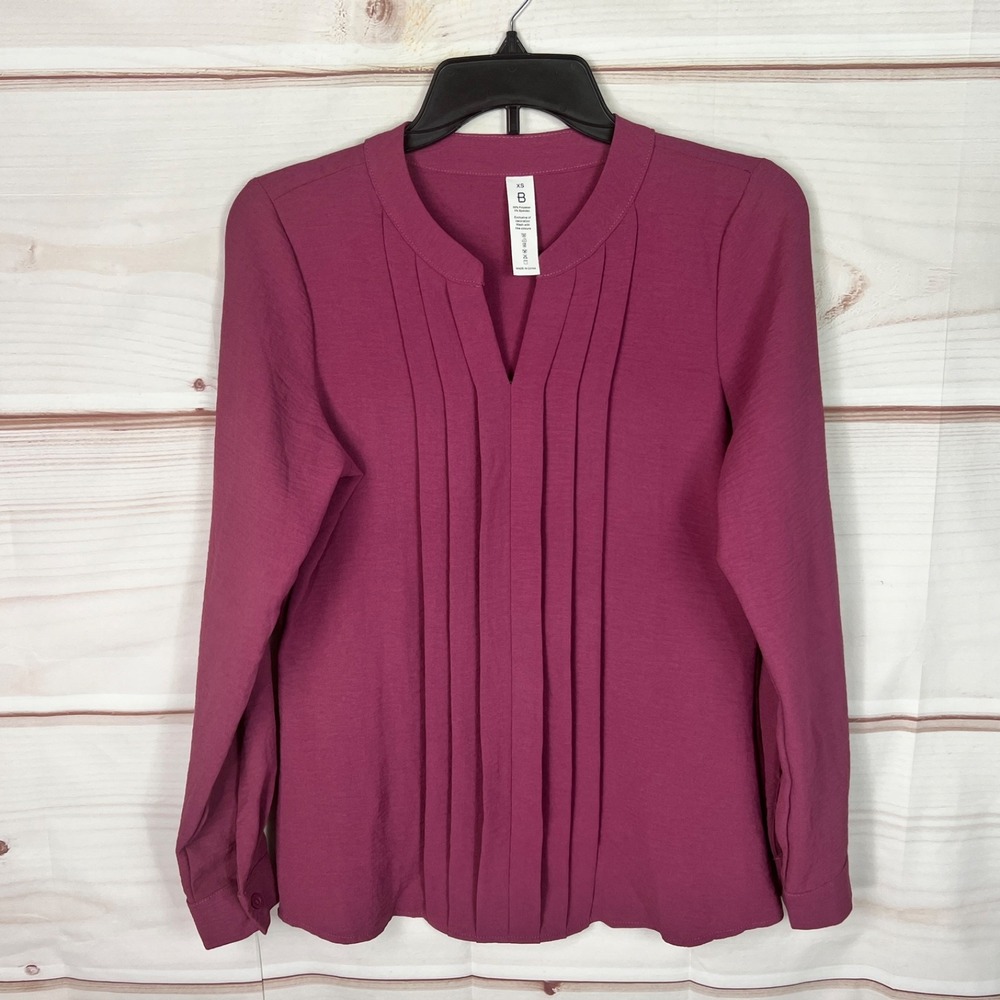 B Top Womens XS Purple Woven Stretch Blouse Pleated Front Long Sleeve Pullover